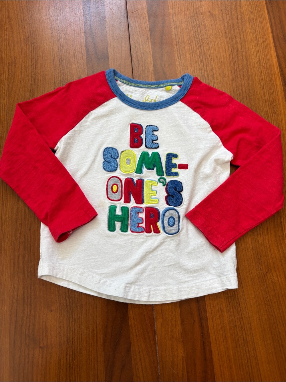 Mini Boden White Raglan Tee with Red Sleeves and Multicolor Appliqué